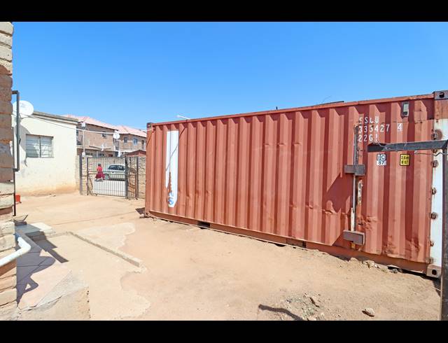 9 BEDROOM HOUSE FOR SALE IN COSMO CITY